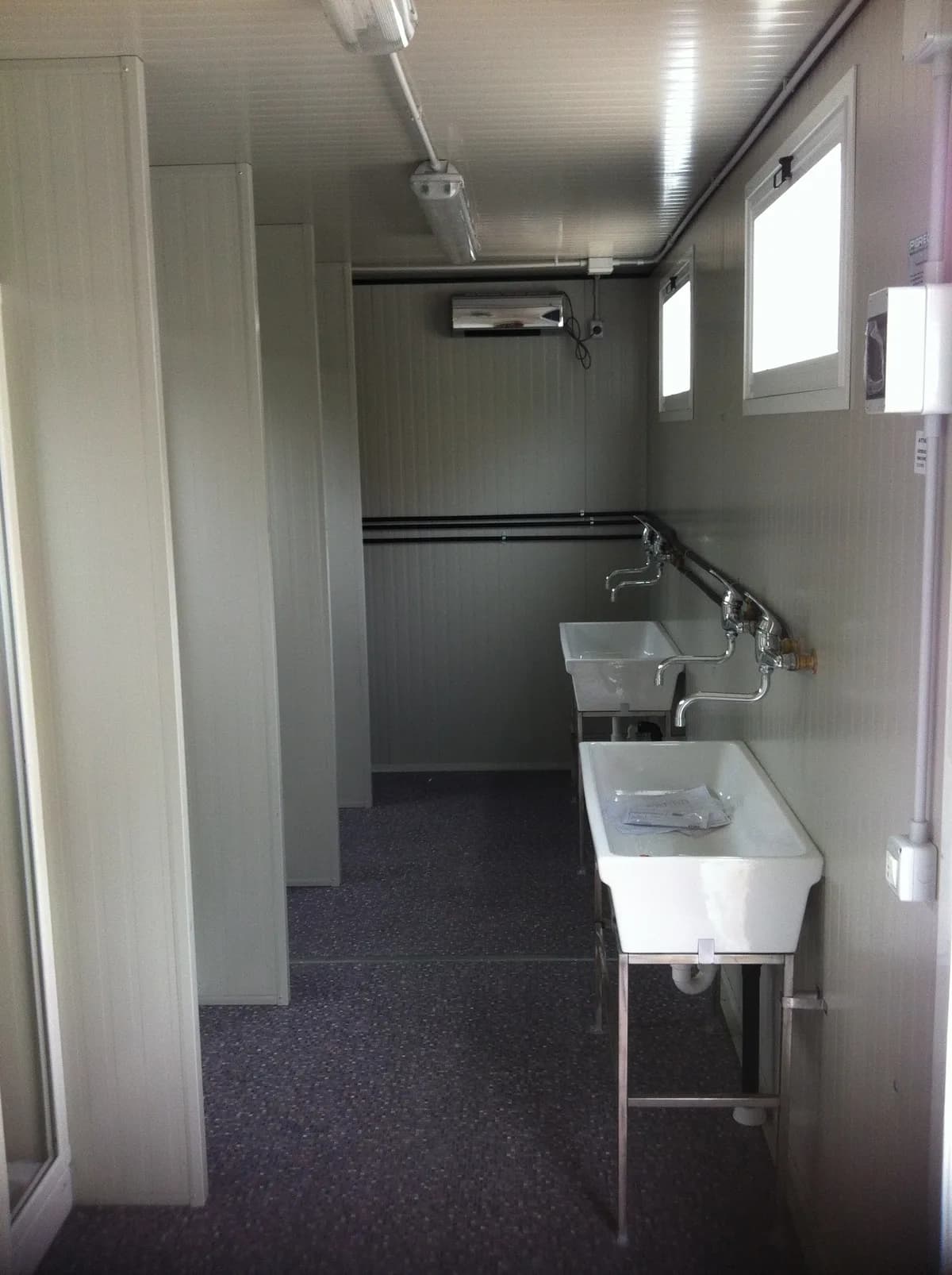 Sanitärcontainer 9